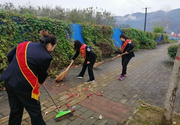 隴運(yùn)集團(tuán)公司組織開展 “向祖國獻(xiàn)禮·志愿者在行動”主題志愿者服務(wù)活動