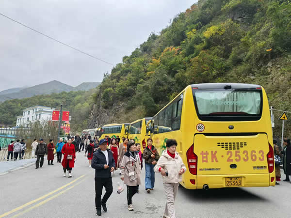 隴運(yùn)集團(tuán)公司成功開展“引客入隴”地接文旅活動(dòng)（第二期）